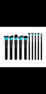 MAKEUP BRUSHES
