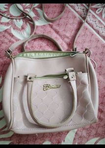 29.Chic Pink Handbag