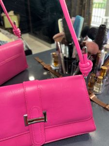 savana Bright Pink Croc-Embossed Crossbody Bag