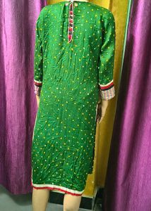 Embellished Green Bandhani Kurte dupatta