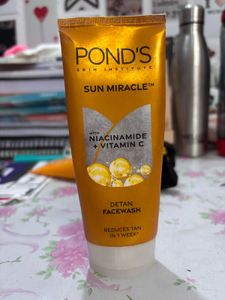 Pond's Sun Miracle Detan Facewash