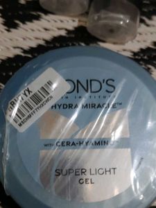 Pond's Super Light Gel Moisturiser