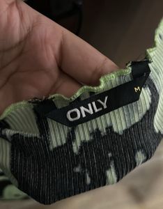 ONLY Green &amp; Black Printed Ribbed Top