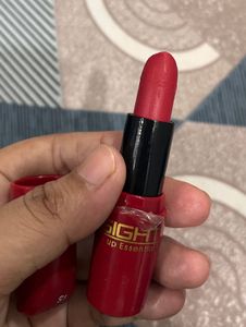 COMBO OFFER🎉🎉2 Matte Lipsticks - Red &amp; Pink