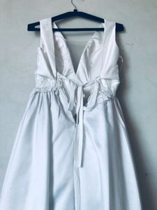Satin White Wedding Sleeveless V-Neck