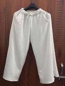 women white palazzos