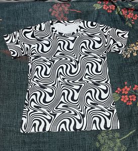 Trippy Black & White Swirl Tee