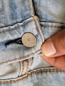 Classic Levi's 513 slim straight fit
