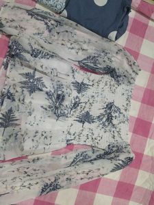 Chic White Floral Print Smocked Top