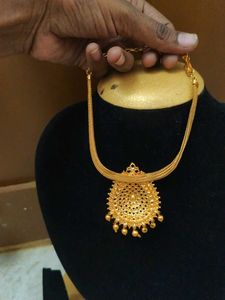 matt finish attigai necklace set with earrings