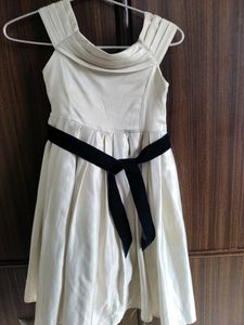 5 Yr Girl Frock In Shimmery Silvery Gold