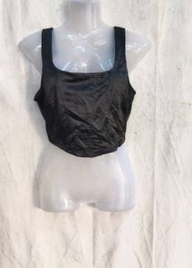 6129. Sleek Black Sleeveless Tank Top