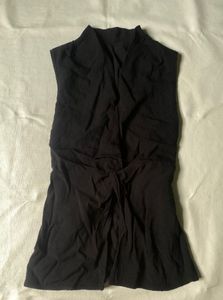 Chic Black Twist Front Sleeveless Top