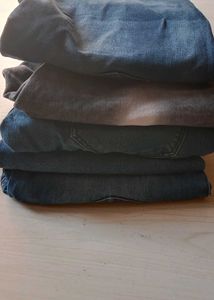 Bundle of men's jeans