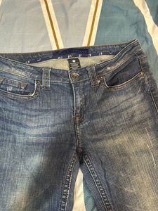 Stylish Blue Denim Capris