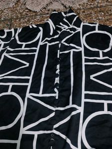 Graphic Print Black Tunic Top
