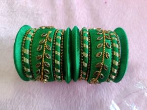 Green Kundan Thread Bangles Set