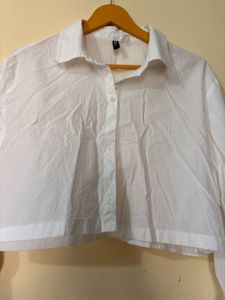 Chic White Cropped Button-Up Shirt