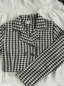Houndstooth Cropped Blazer