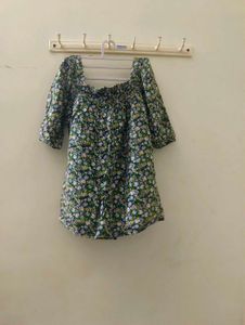 Chic Floral Print Off-Shoulder Top