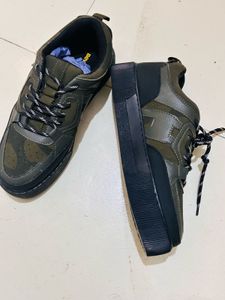 man black &amp; green camouflage low top sneakers