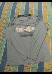 Gray Long Sleeve Graphic T-Shirt
