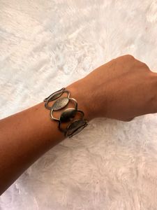 Unique Leaf Design Bangle Bracelet