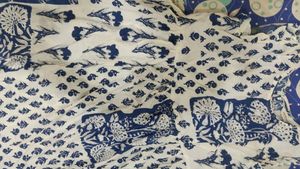Boho Floral Print Blouse