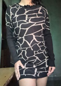 Stylish Giraffe Print Sweater Top