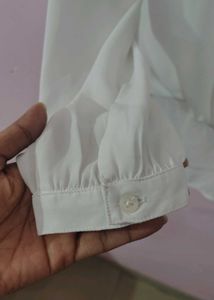 Chic White Long Sleeve top