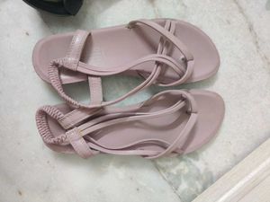 4 Pair of Footwear in good condition || 38 and 37