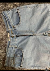 Light Wash High-Waisted Jeans