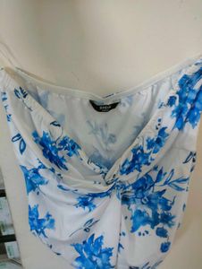 SHEIN Women Cute Front Twisted top