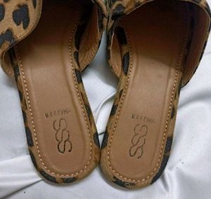 Flat Mules