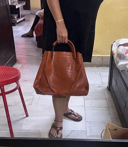 Stylish Croc-Embossed Shoulder Bag