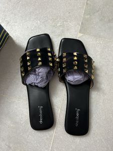 Dressberry Studded Black Slides