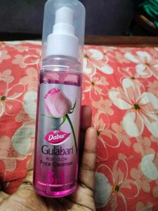 Dabur Gulabari Rose Glow Face Cleanser