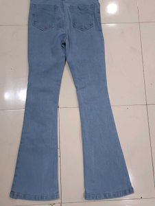Light Wash Stretchable Flared Jeans