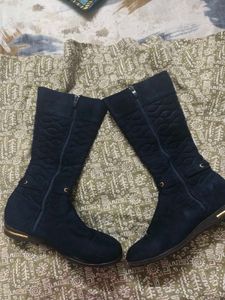Stylish Navy Blue Quilted Boots