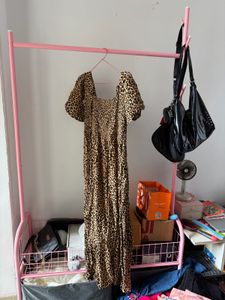 Chic Leopard Print Smocked Dress