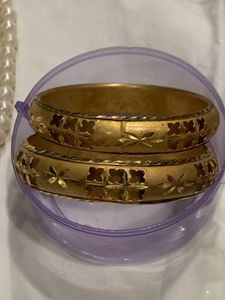 Elegant Pearl Necklace &amp; Bangles Set