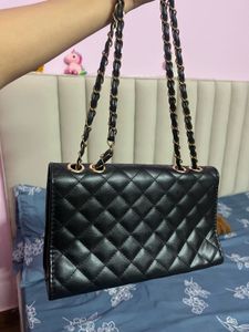Black Quilted Chain Shoulder Bag | Stylish Crossbo