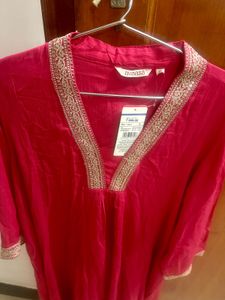 Elegant mind blowing Pink Embroidered Kurta
