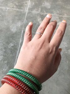 Red and Green Bangles Set