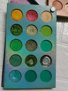 set of 2 Vibrant Eyeshadow Palettes