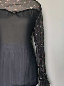 ⚡️Sheer Floral Mock Neck Top⚡️