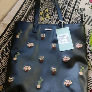 Unused Chumbak embroidery tote bag