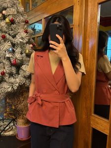Women's Belted Sleeveless Blazer