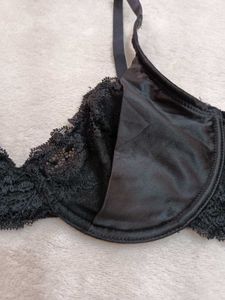 Black Lace Trim Bra