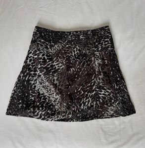 Chic Leopard Print Skirt
